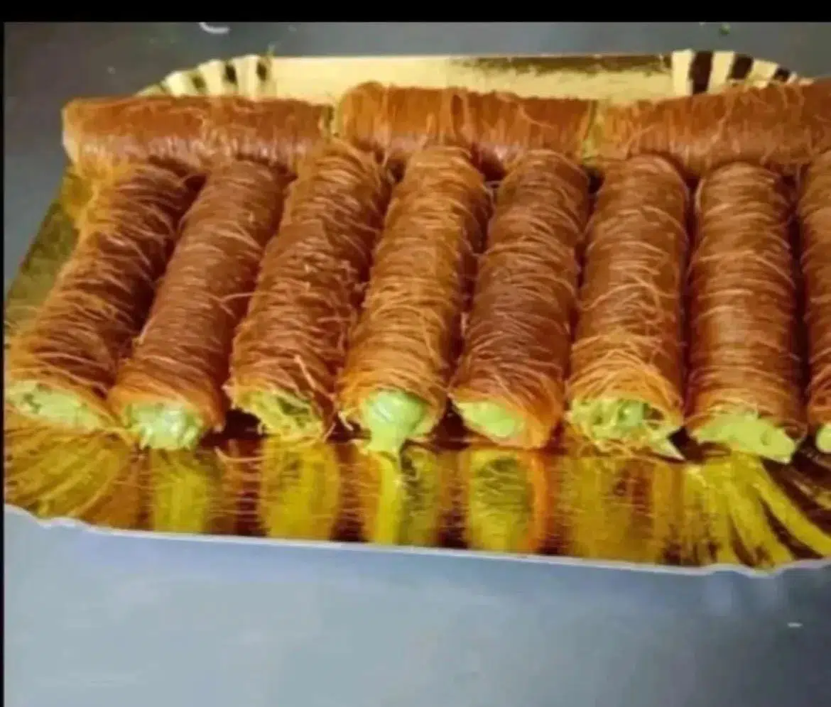 MALDİYAM SARMA TATLI KADAYIFLI ANTEP FISTIKLI TATLI 1 KG 